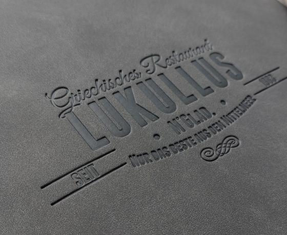 βαθυτυπία σε δερμάτινο κατάλογο