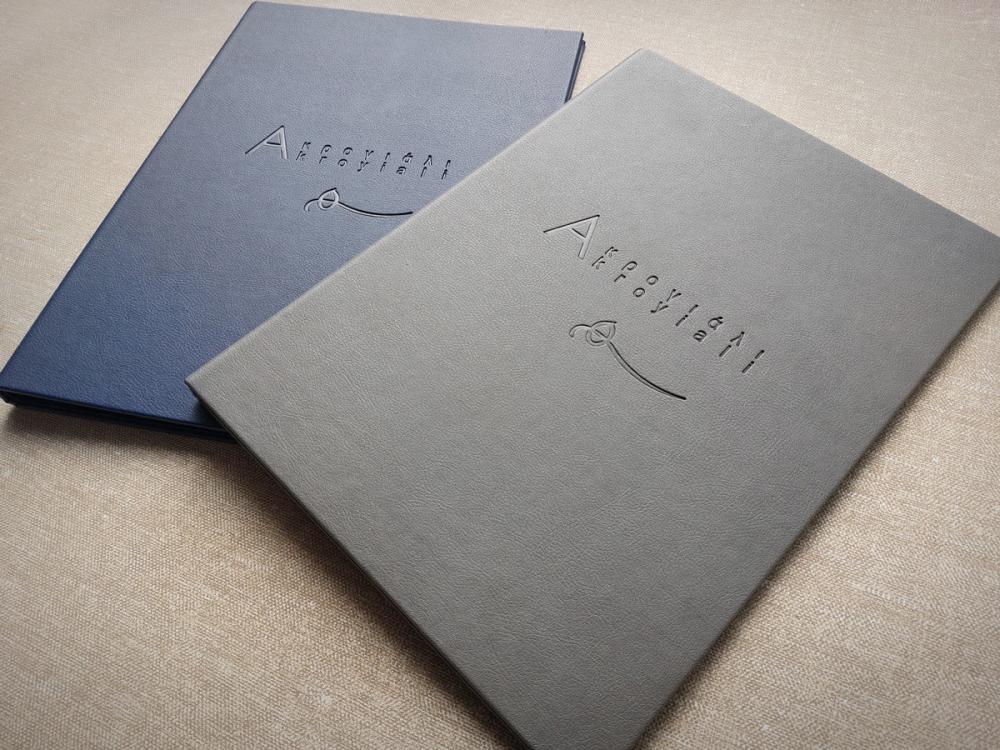 Κατάλογοι από αδιάβροχη δερματίνη